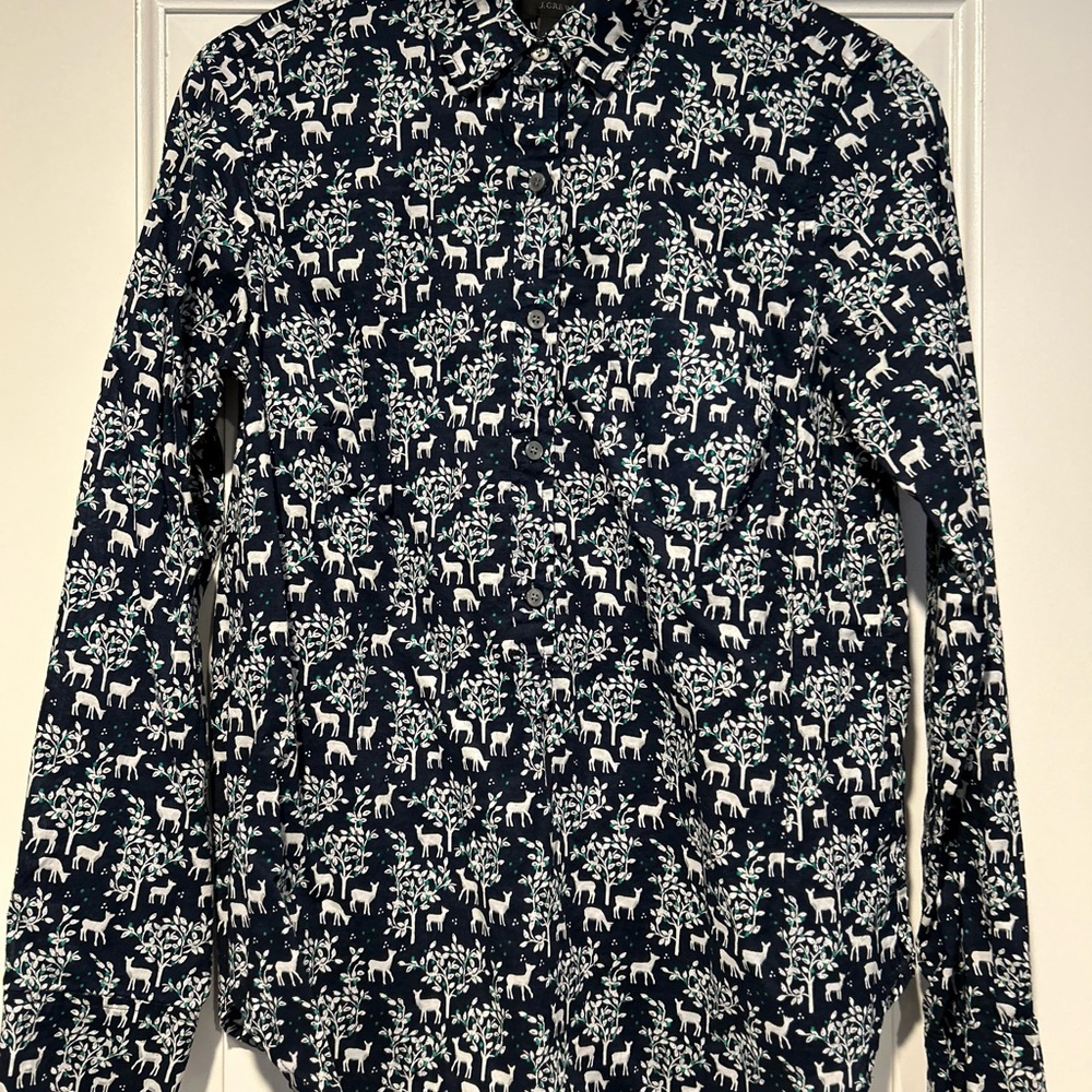 J Crew reindeer print popover top in size 4 - Picture 3 of 3